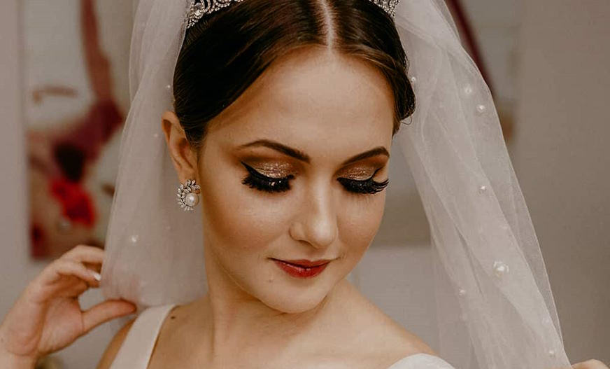 How to Choose the Right False Lashes for Your Wedding Look